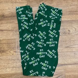 2/$12 item, LuLaRoe one size St. Party’s/Patty’s Day leggings